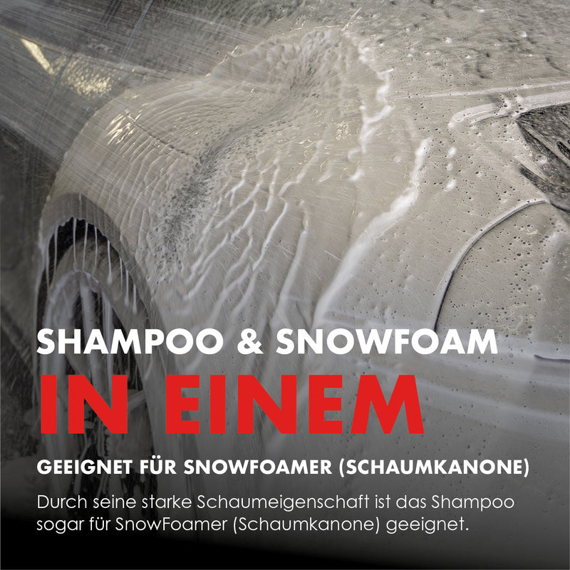 Eingeschäumte Fahrzeugseite als Anwendungsbeispiel für Wash & Snow Foam.