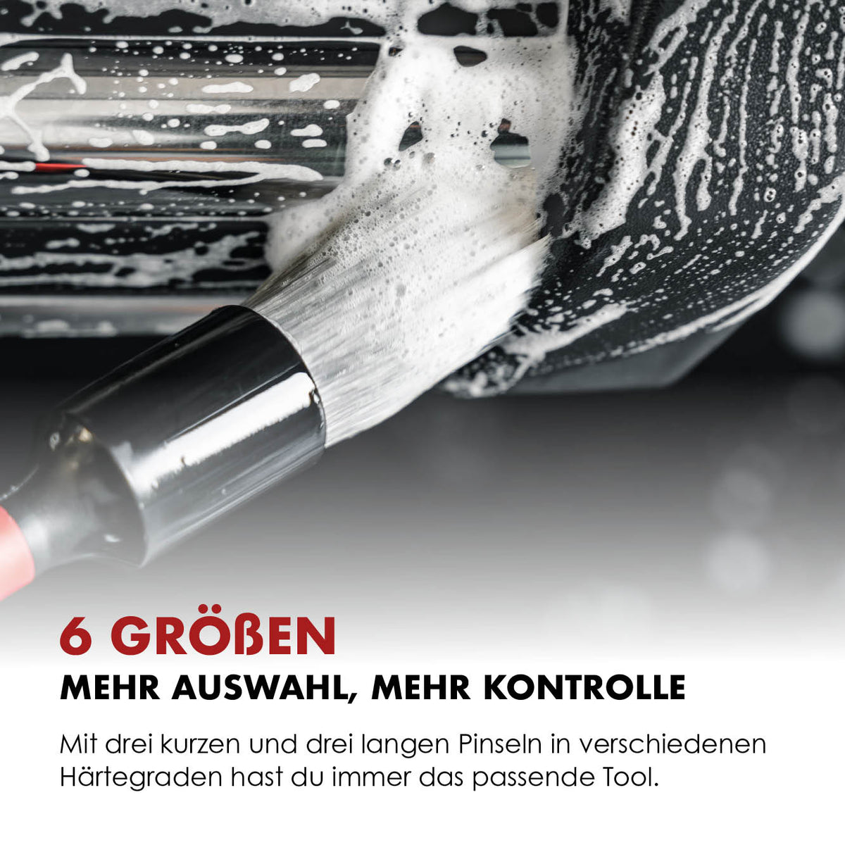 Detailing-Pinsel aus dem Set bei der Fahrzeugreinigung